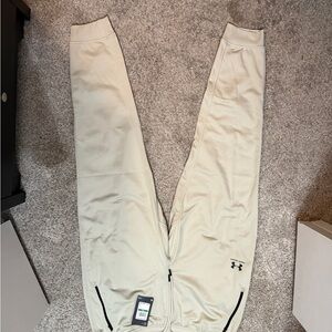 Under Armour Cream Sweatpants for Casual Comfort Size L NWT